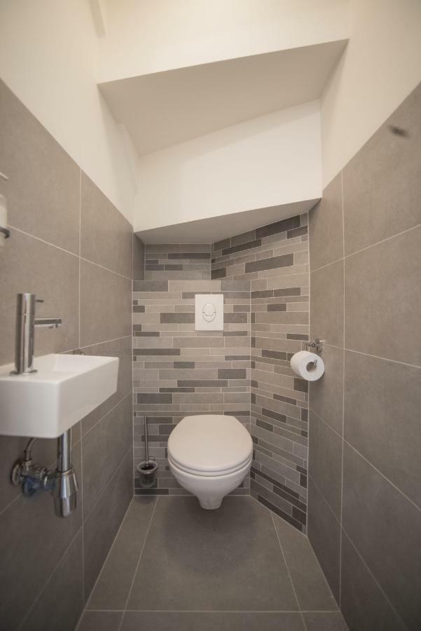 Luxury Upstairs & Downstairs Apartments Зандфорт Экстерьер фото