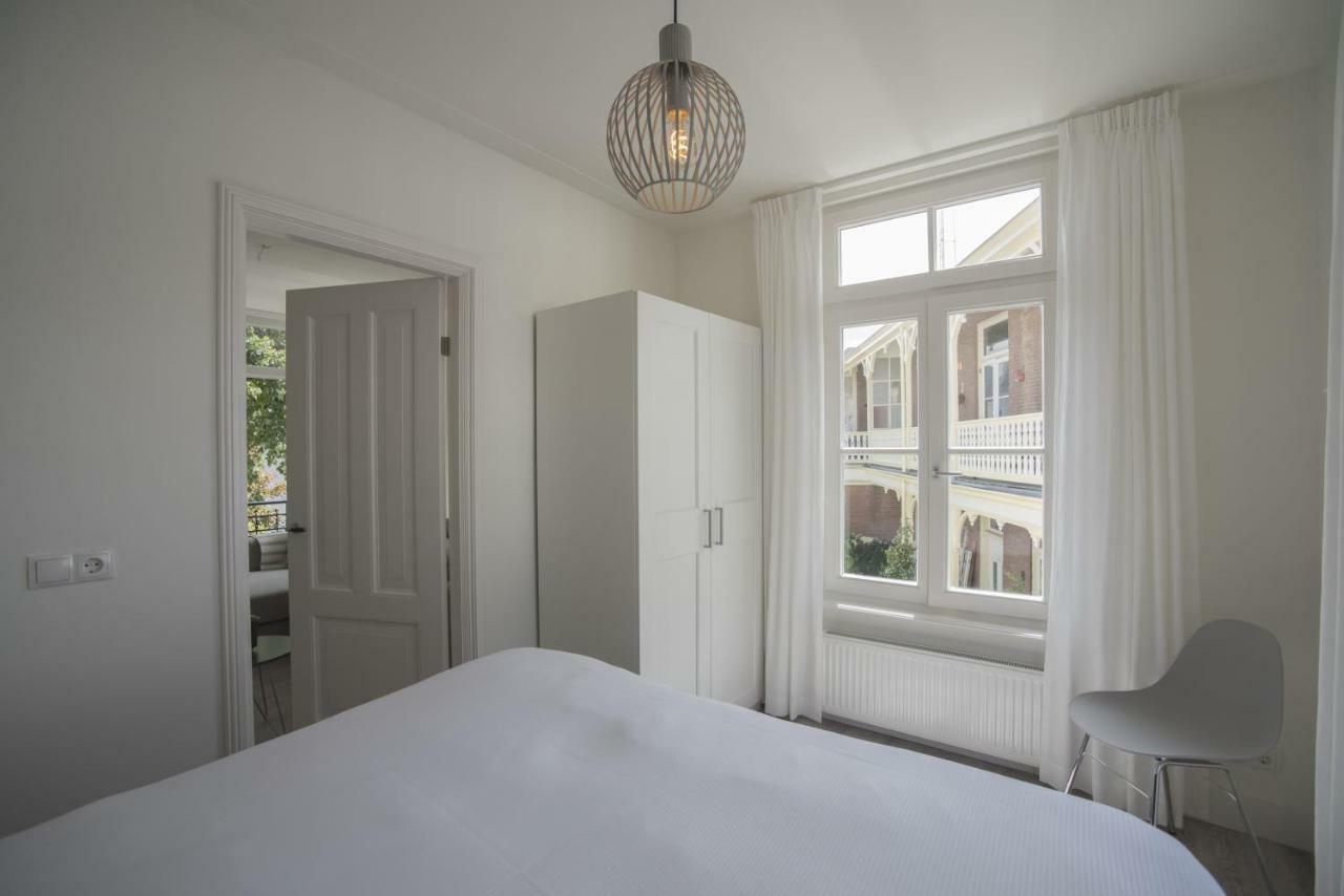 Luxury Upstairs & Downstairs Apartments Зандфорт Экстерьер фото