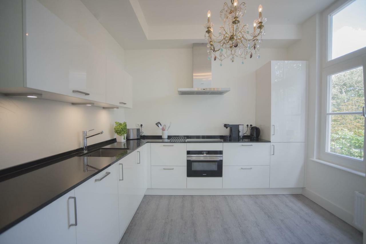 Luxury Upstairs & Downstairs Apartments Зандфорт Экстерьер фото